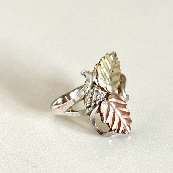 Vintage Black Hills 925 Sterling Silver & 12K Solid Gold Leaves Ring Size 6.75 - Picture 6 of 12